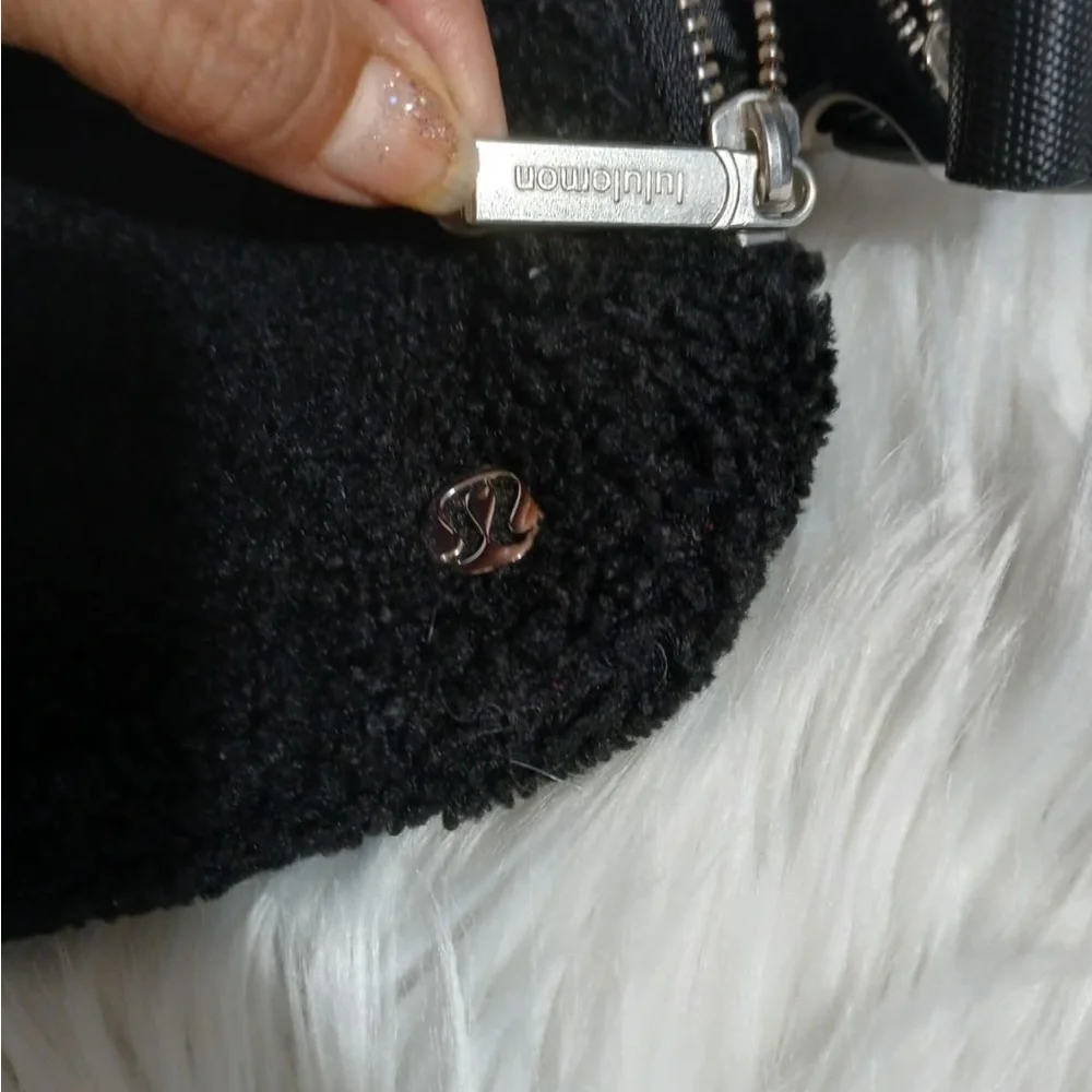 lululemon athletica sleek black